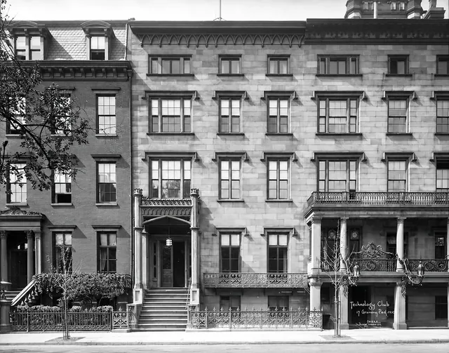 The Technology Club at 17 Gramercy Park South, with a Gothic doorway, balcony and tall windows, about 1918.