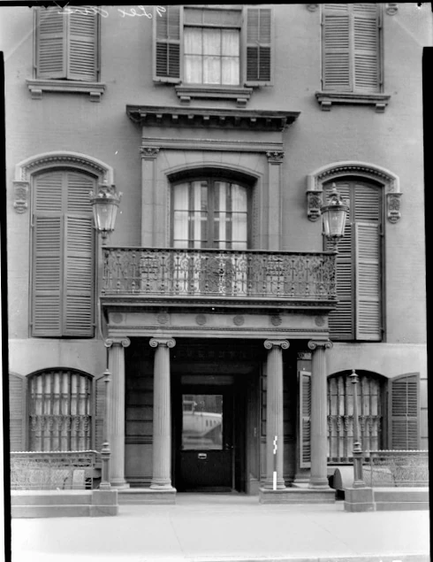 Archival close view of the Cooper–Hewitt house’s portico, balcony and lamps