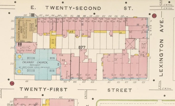 The north-side block in Sanborn’s 1903 insurance atlas. No. 121 East 21st Street appears at the Lexington Avenue corner, on the right. Detail from plate 45.