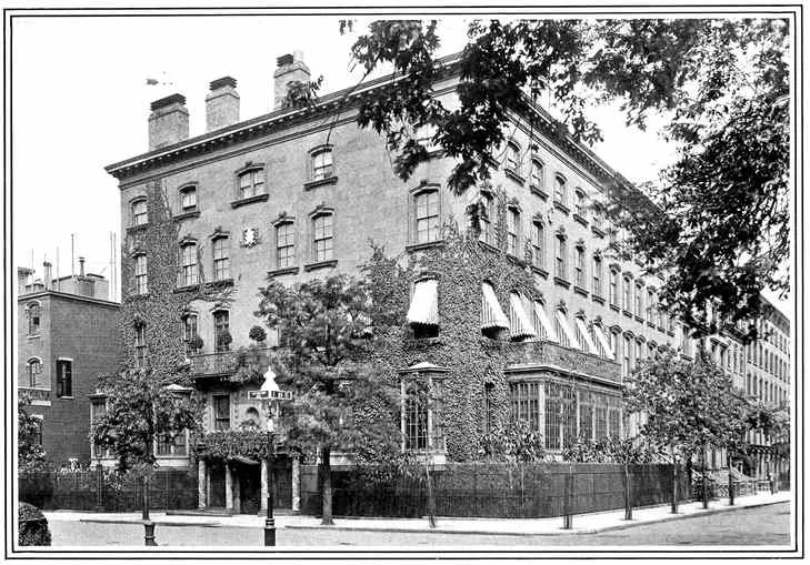The joined Field houses in Henry Poor’s time, with a conservatory facing Gramercy Park and an entrance on Lexington Avenue.