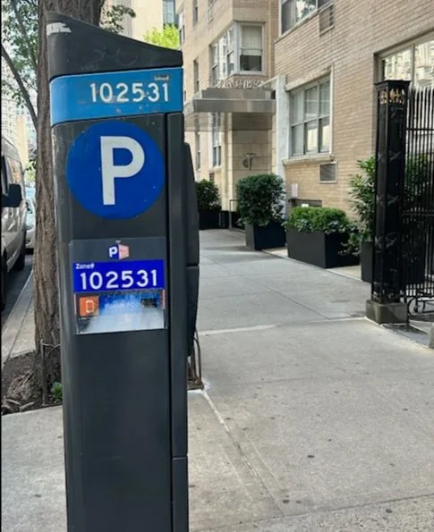 Parking meter 102531 with the graffiti removed.